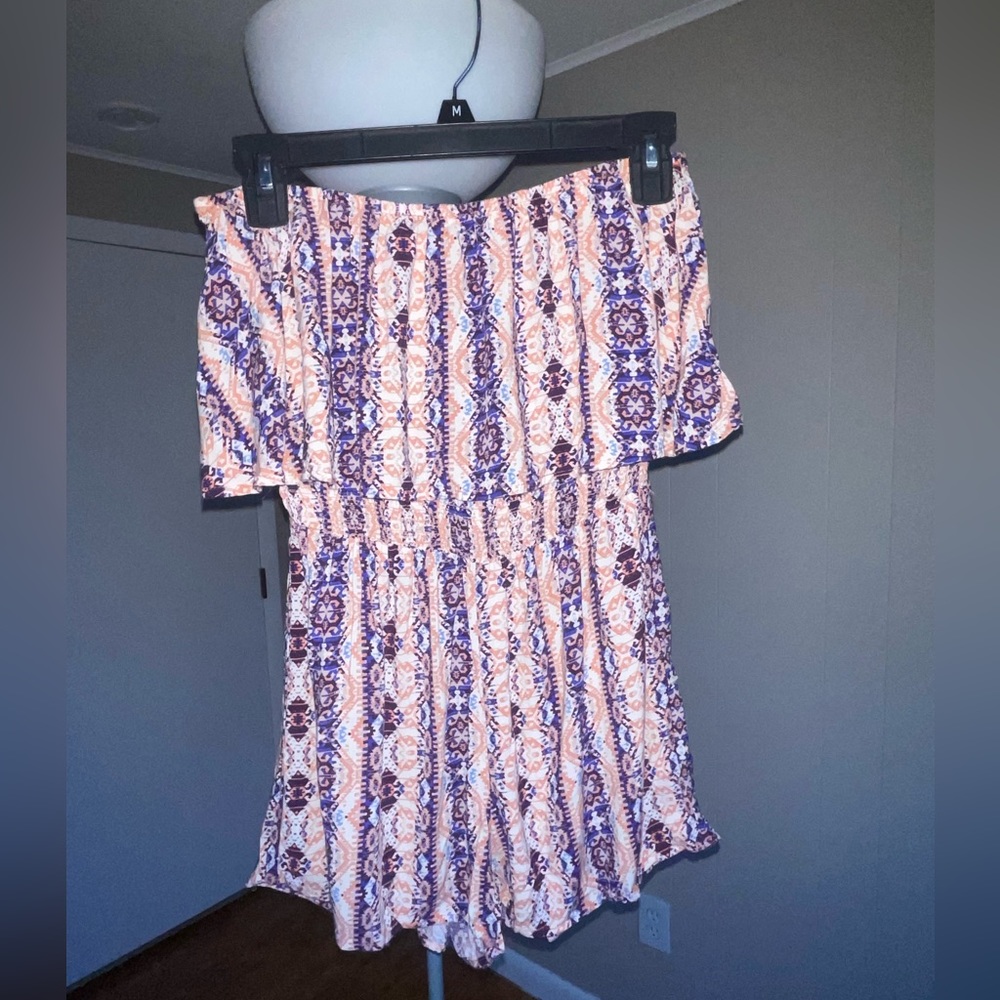 ⭐️EUC⭐️ STRAPLESS ROMPER